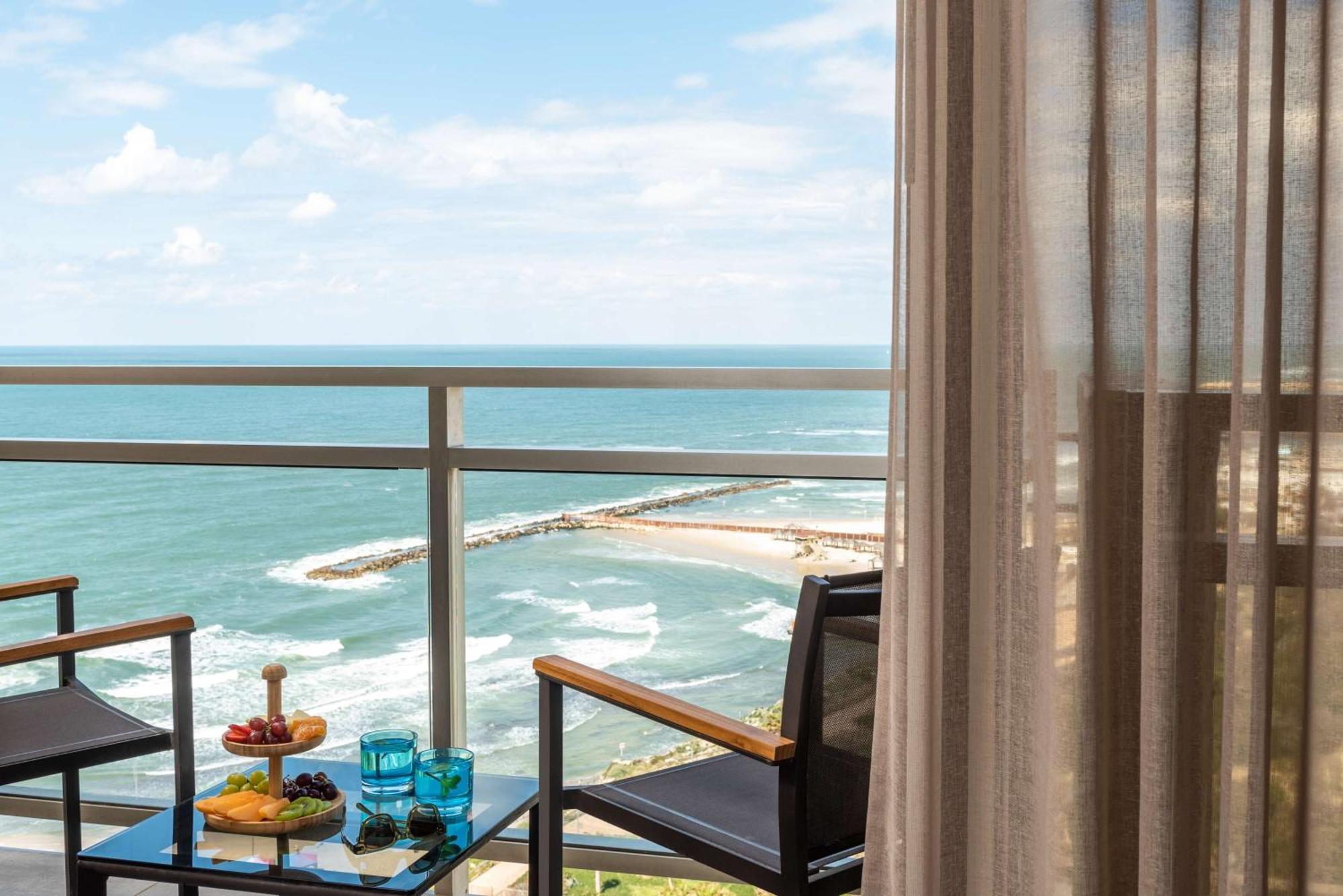 Готель The Vista At Hilton Тель-Авів Екстер'єр фото